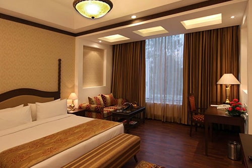 Best Accommodation in Chhatarpur, New Delhi