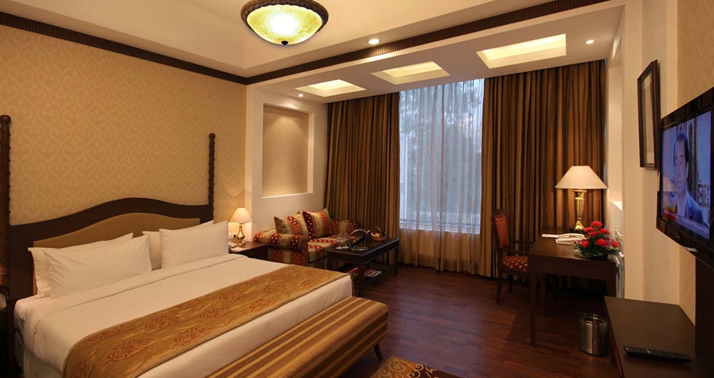 Best Accommodation in Chhatarpur, New Delhi